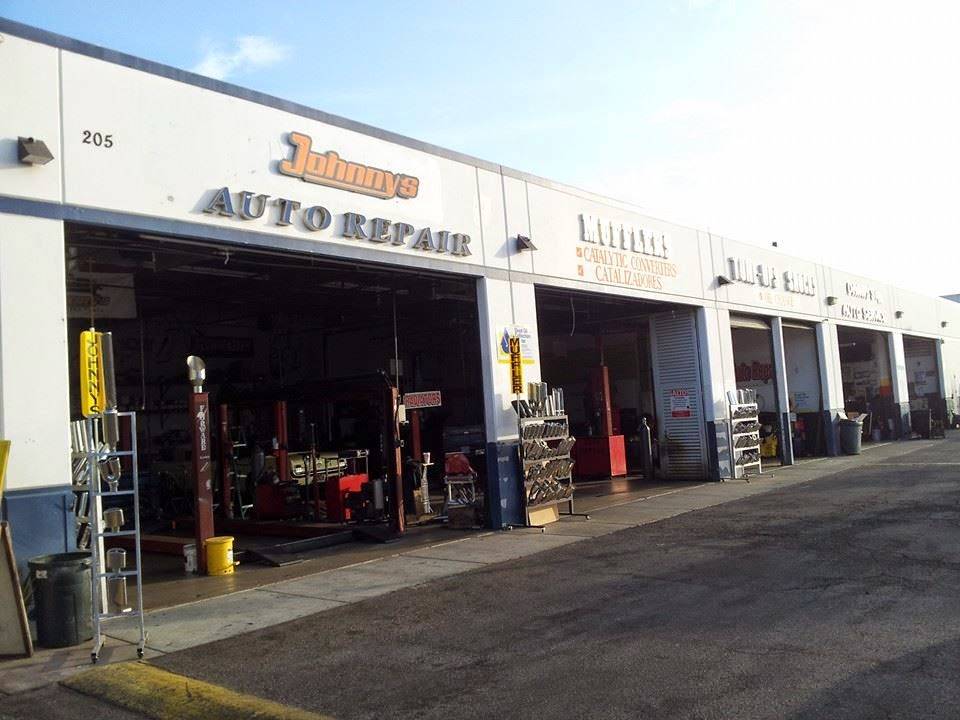 Johnnys Mufflers & Auto Repair | 205 N Fairview St, Santa Ana, CA 92703 | Phone: (714) 648-0948