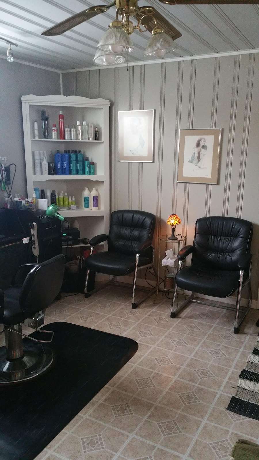 Carolyns Family Hair Care | 4800 Stratford Ave, Indianapolis, IN 46201, USA | Phone: (317) 612-1157