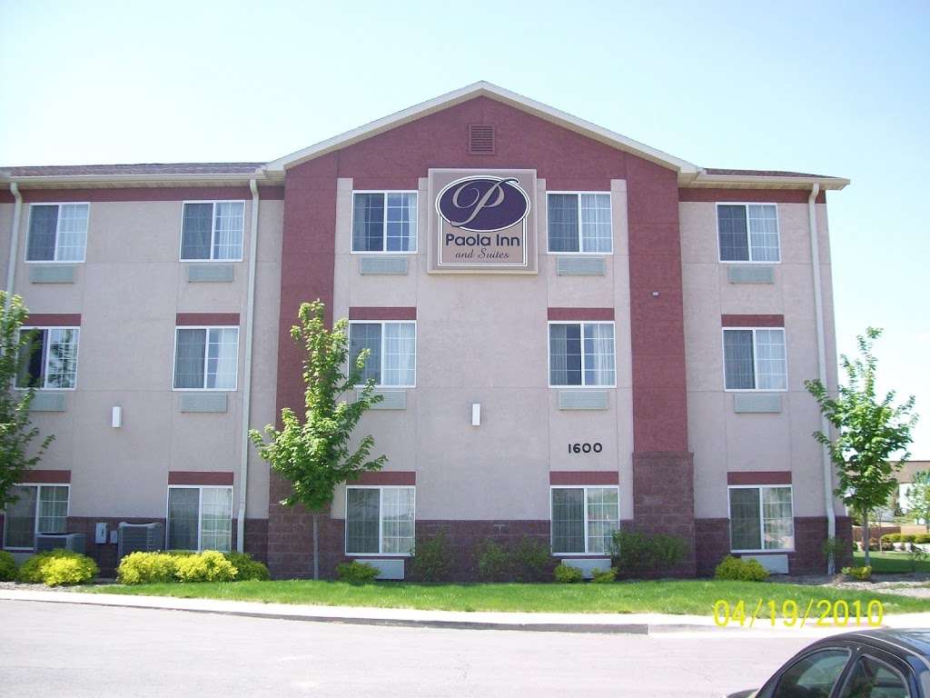 Paola Inn and Suites | 1600 E, Hedge Ln Ct, Paola, KS 66071, USA | Phone: (913) 294-3700