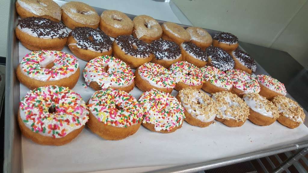 Donuts Factory | 3313 35th Ave, Evans, CO 80620, USA | Phone: (970) 515-6532