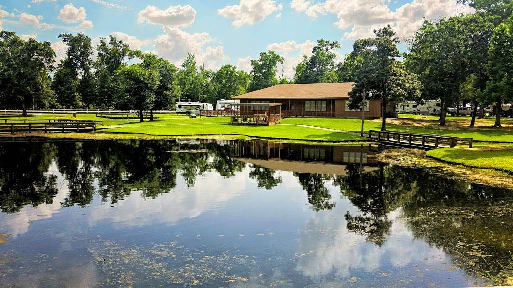 Country Place RV Park | 3043 Waukegan Rd, Conroe, TX 77306, USA | Phone: (936) 264-2854