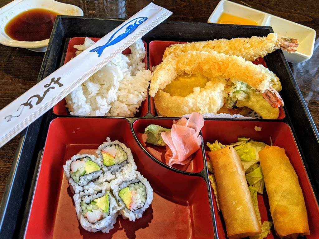 Yamato Hibachi and Sushi | 375 Putnam Pike #30, Smithfield, RI 02917, USA | Phone: (401) 231-1888