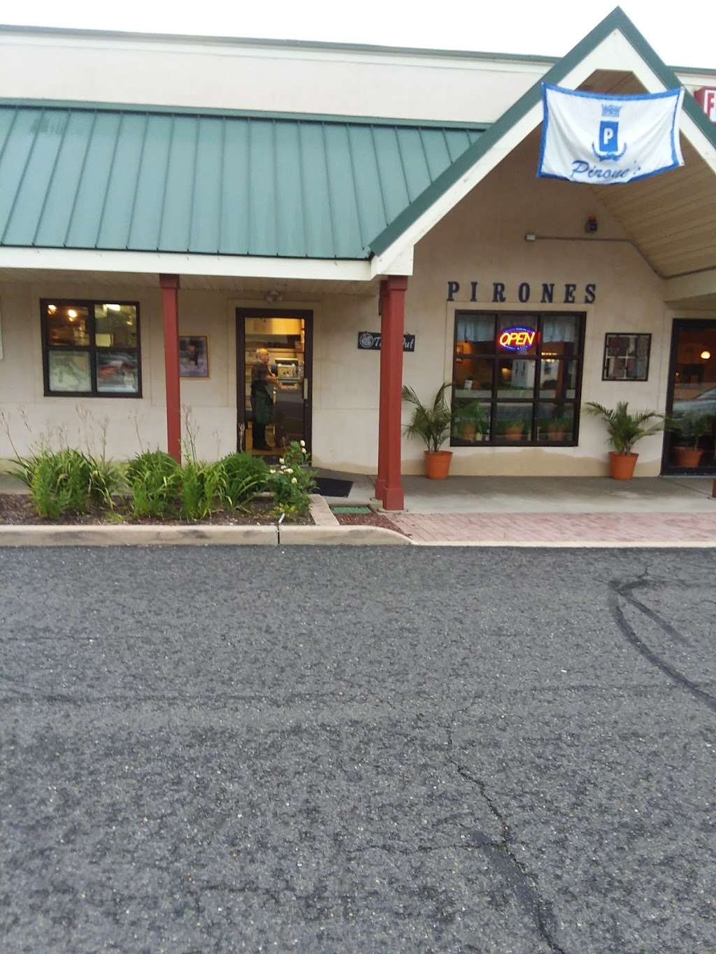 Pirones Restaurant | 1351 NJ-38, Hainesport, NJ 08036, USA | Phone: (609) 261-5200
