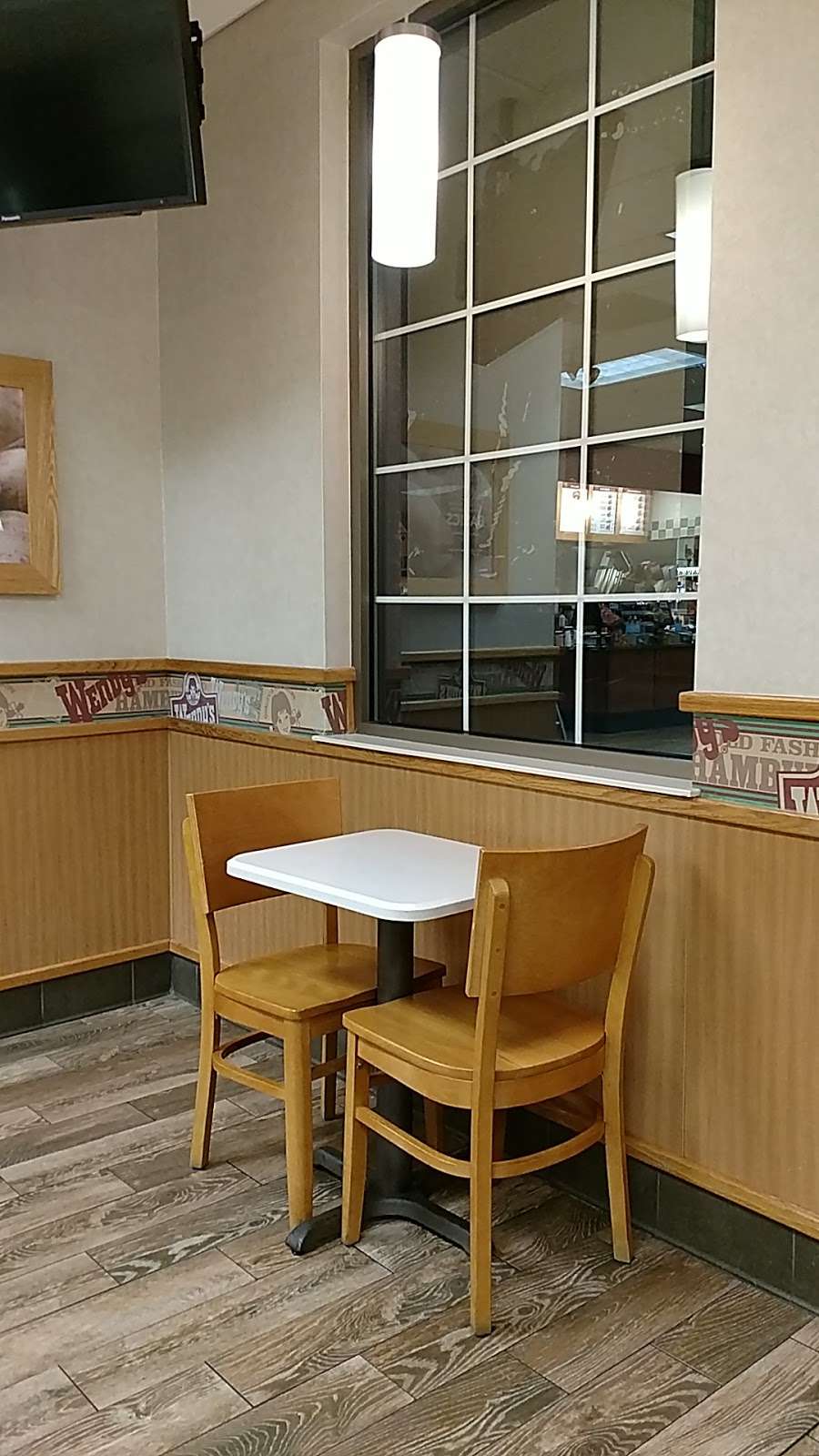 Wendys | 320 NY-59, Airmont, NY 10901 | Phone: (845) 369-8500