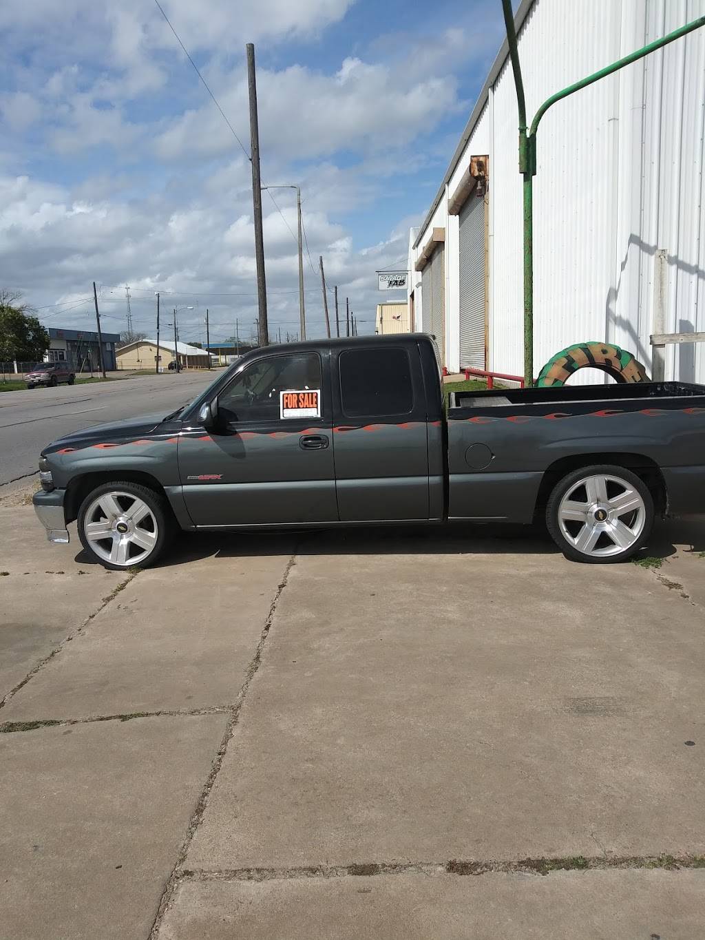 Rodriguez Tire Shop | Photo 3 of 3 | Address: 1701-1799 12th St, Bay City, TX 77414, USA | Phone: (979) 330-7341