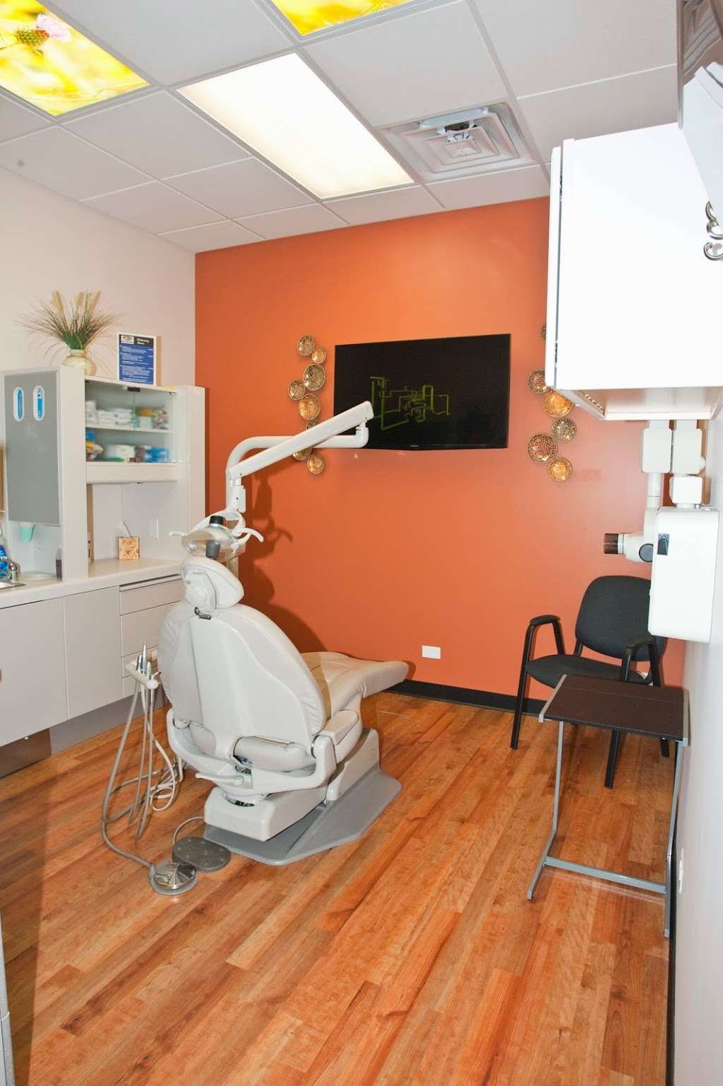 Miles Family Dental | 10904 Main St, Richmond, IL 60071 | Phone: (815) 862-1112