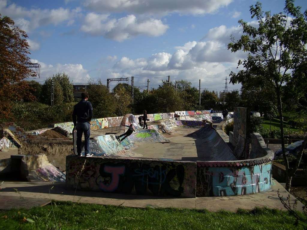 skate/bmx park | 32 Yarmouth Cres, London N17 9PG, UK