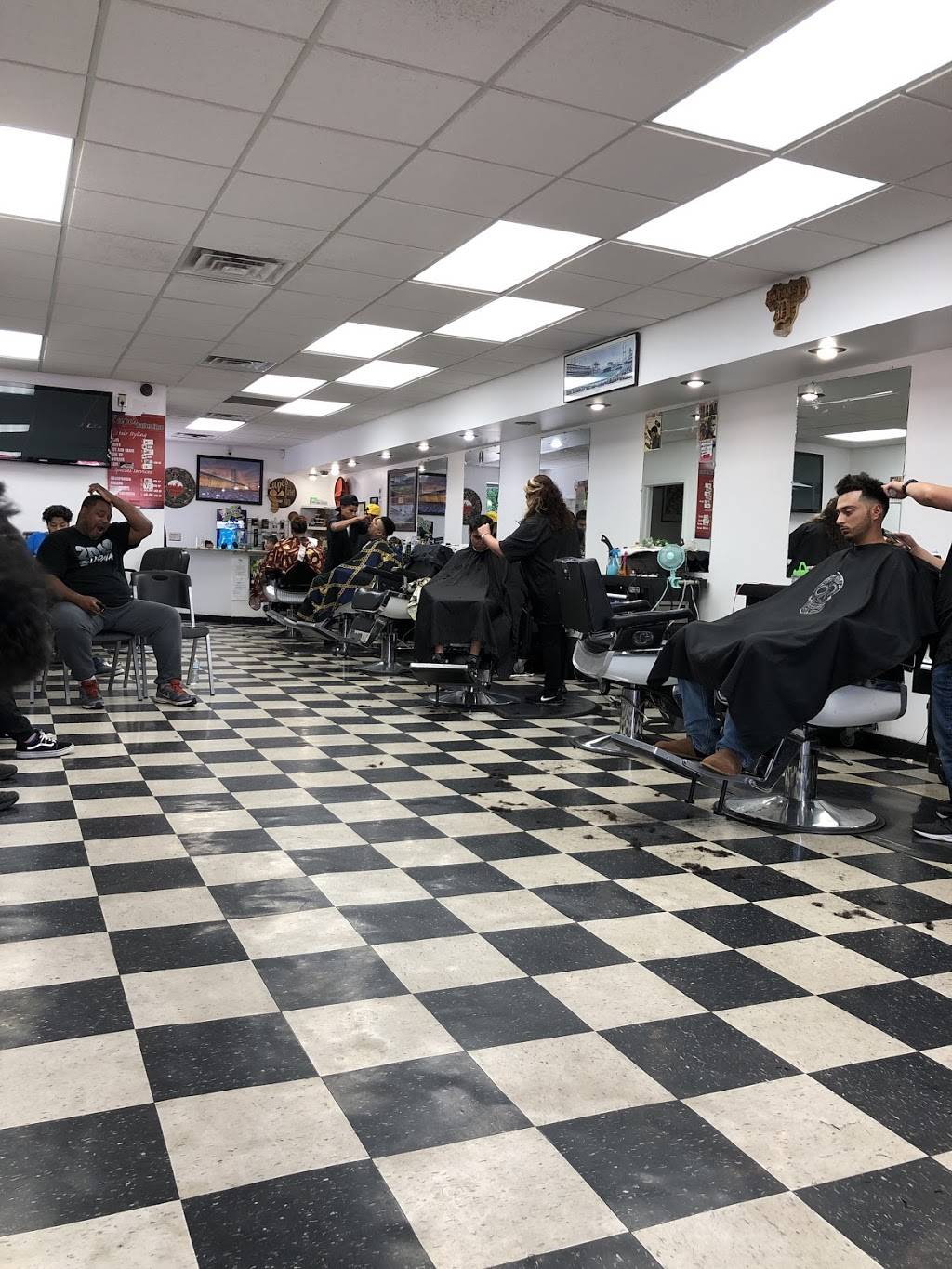 Lupe Barber Shop | 4433 W, Vernor Hwy, Detroit, MI 48209, USA | Phone: (313) 843-0005