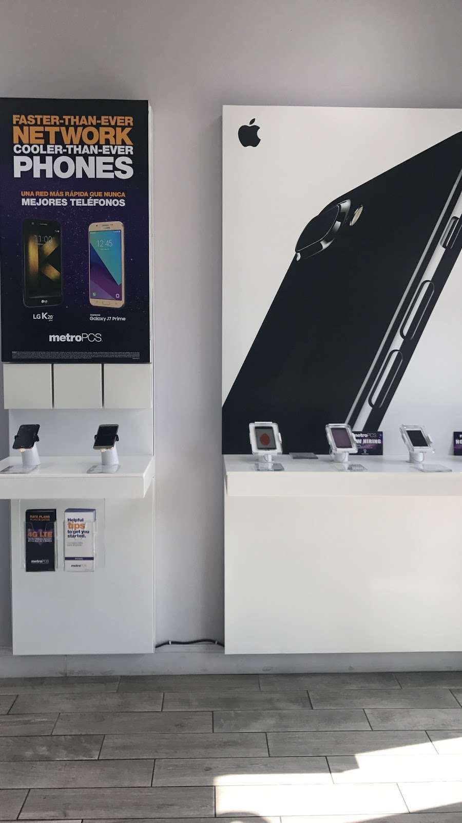 Metro by T-Mobile | 9914 Holmes Rd Ste A, Kansas City, MO 64131 | Phone: (816) 656-5322