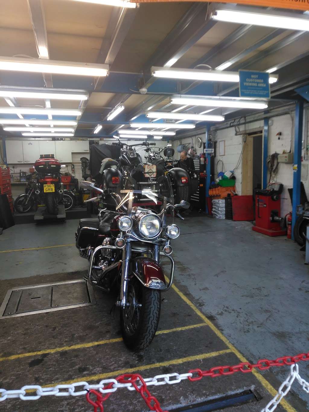 Beakys Motorcycles | Unit 3, The Carriage House, Horsham Rd, Beare Green, Dorking RH5 4LQ, UK | Phone: 01306 712297