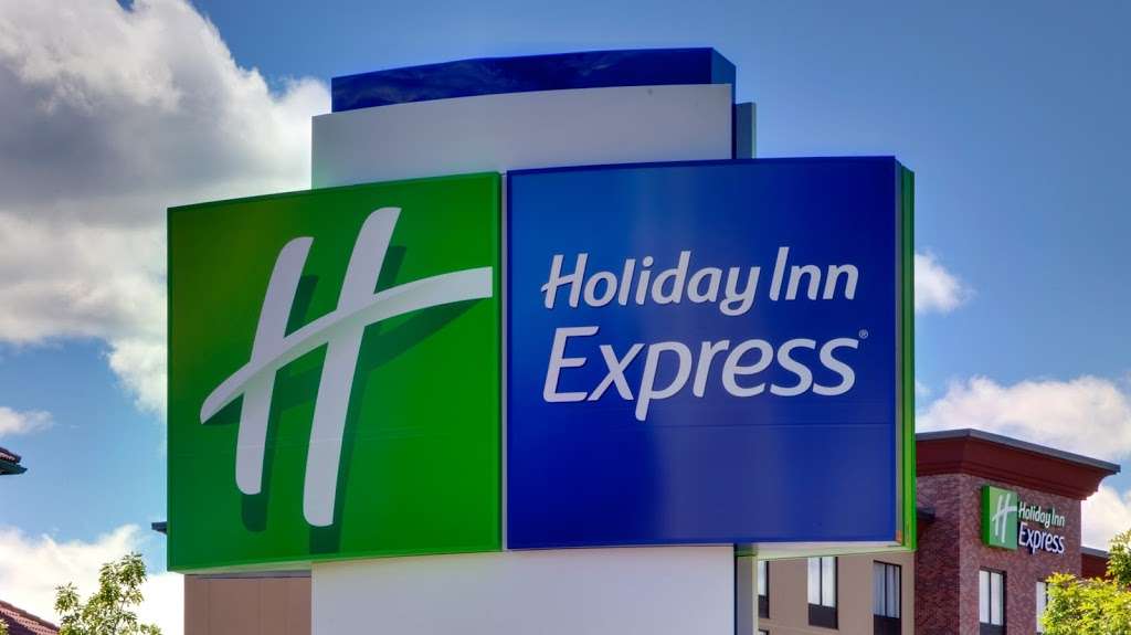 Holiday Inn Express & Suites Denver Aurora Medical Campus | 14200 E Colfax Ave, Aurora, CO 80011, USA | Phone: (800) 465-4329