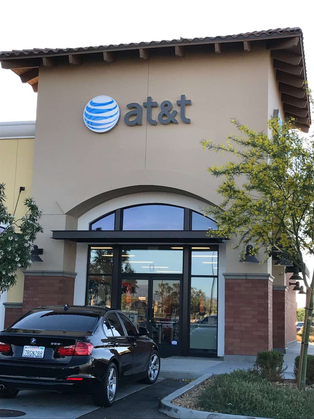 AT&T | 3869 W Rancho Vista Blvd Suite D, Palmdale, CA 93551, USA | Phone: (661) 943-3575