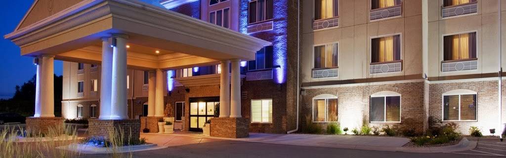 Holiday Inn Express & Suites Cherry Hills | 6939 N 102nd Cir, Omaha, NE 68122, USA | Phone: (402) 505-8181