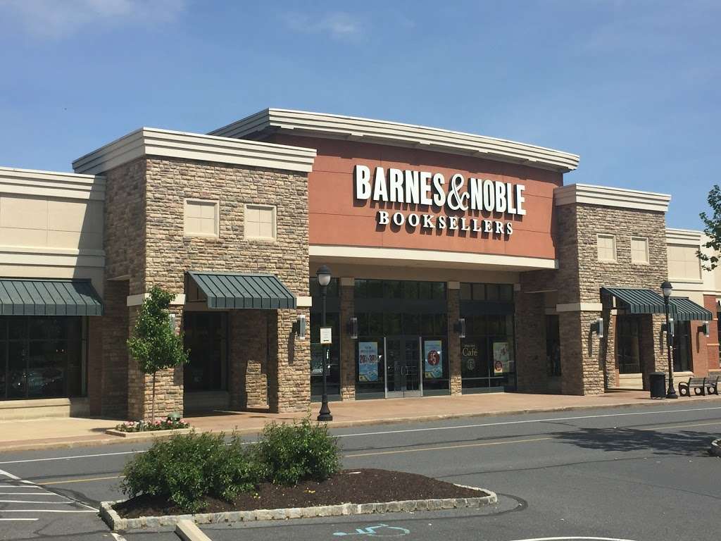 Barnes & Noble | 2960 Center Valley Pkwy Suite 742, Center Valley, PA 18034 | Phone: (610) 791-3261