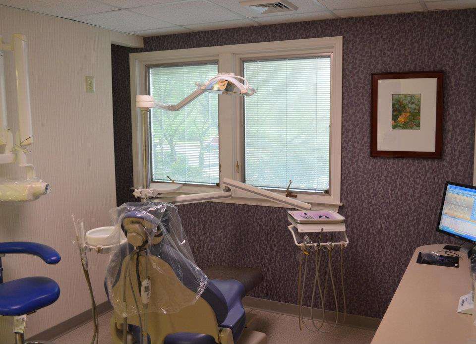 Chalfont Dental Care | 8 Meadowbrook Ln, Chalfont, PA 18914 | Phone: (215) 826-3282