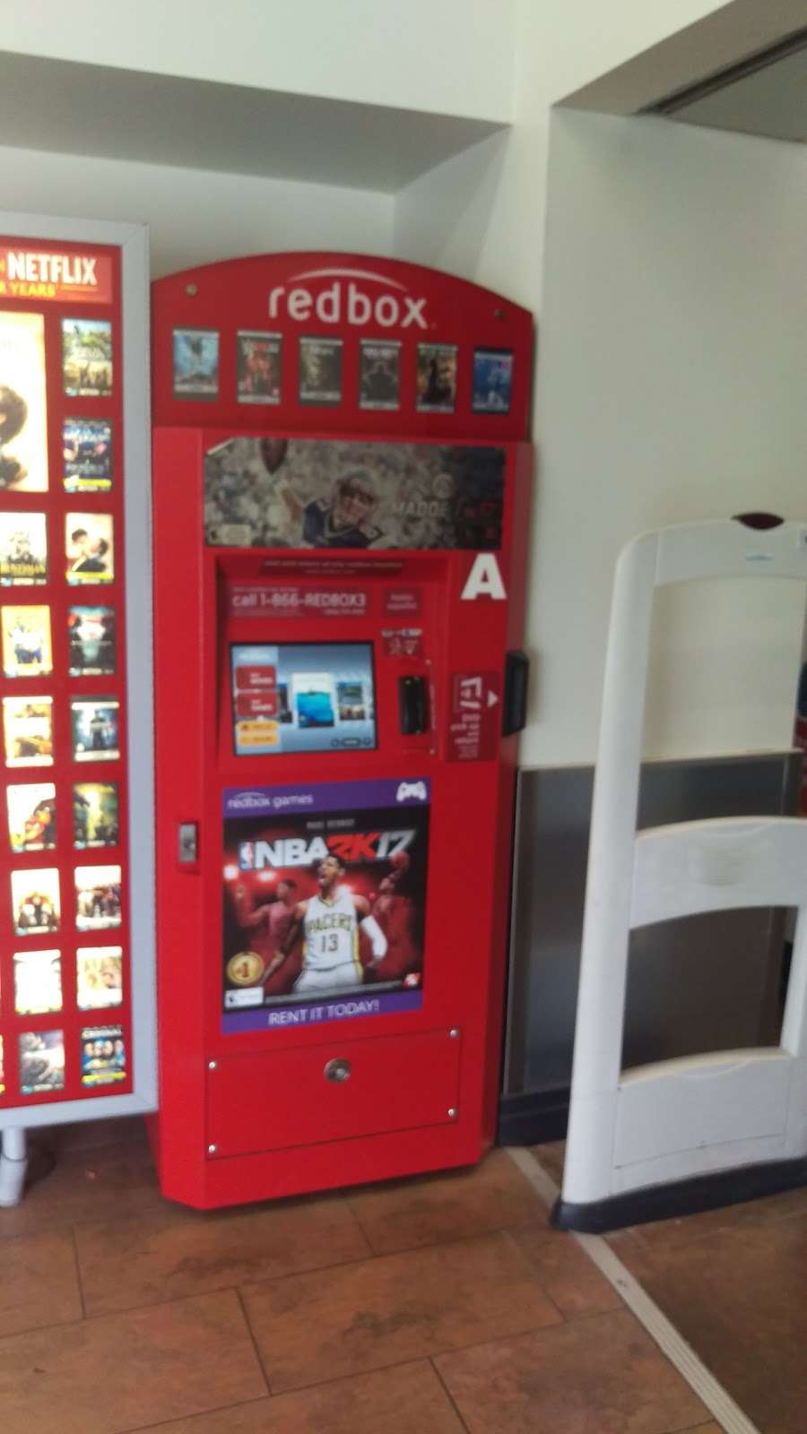 Redbox | 433 Avalon Park S Blvd, Orlando, FL 32828 | Phone: (866) 733-2693