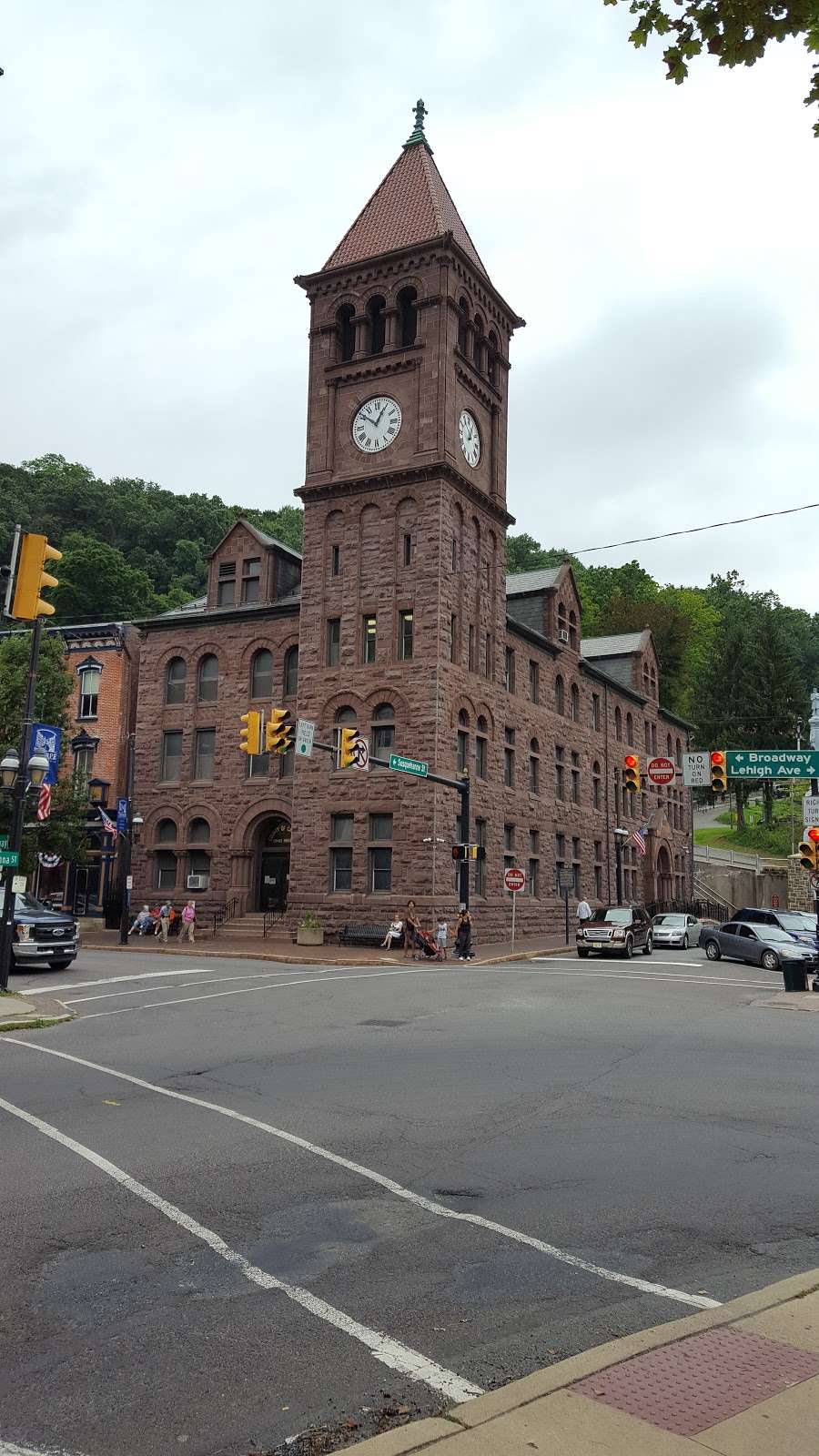 County Of Carbon Courthouse | 4 Broadway, Jim Thorpe, PA 18229, USA