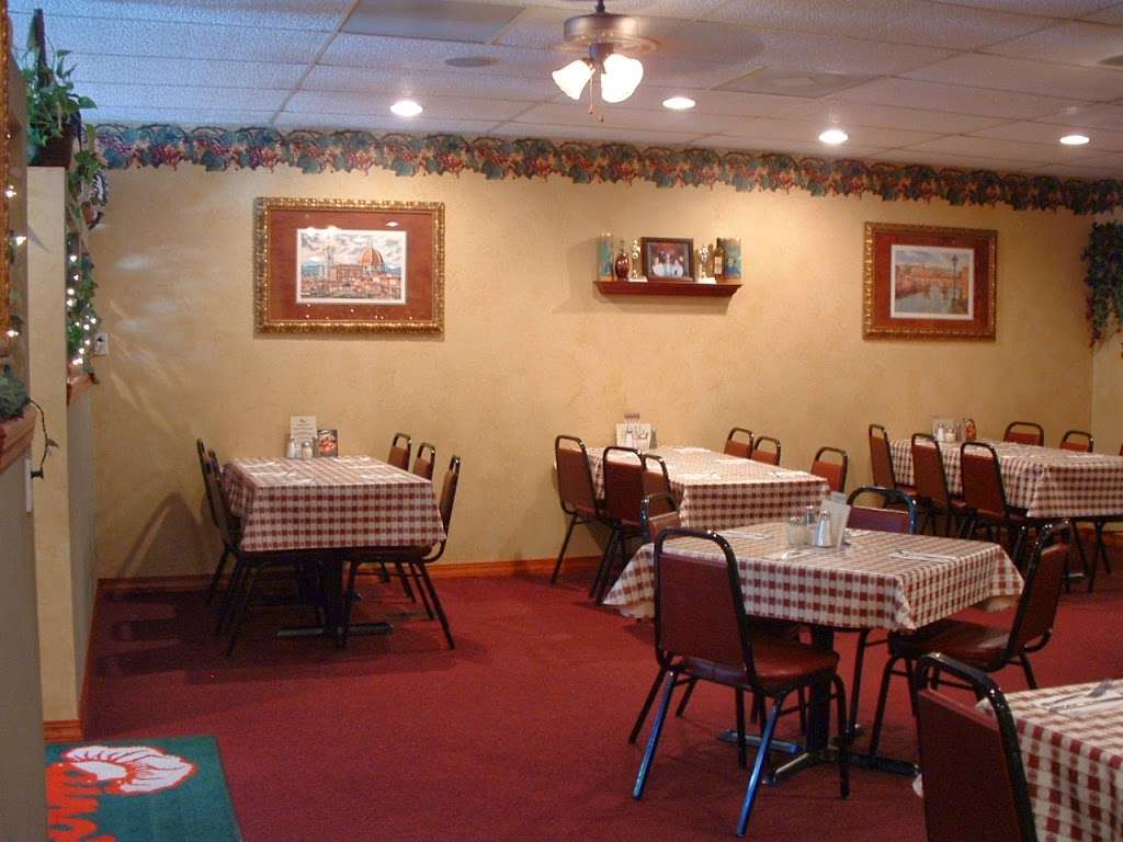 Ginos | 123 E Washington St, Kearney, MO 64060, USA | Phone: (816) 903-4466