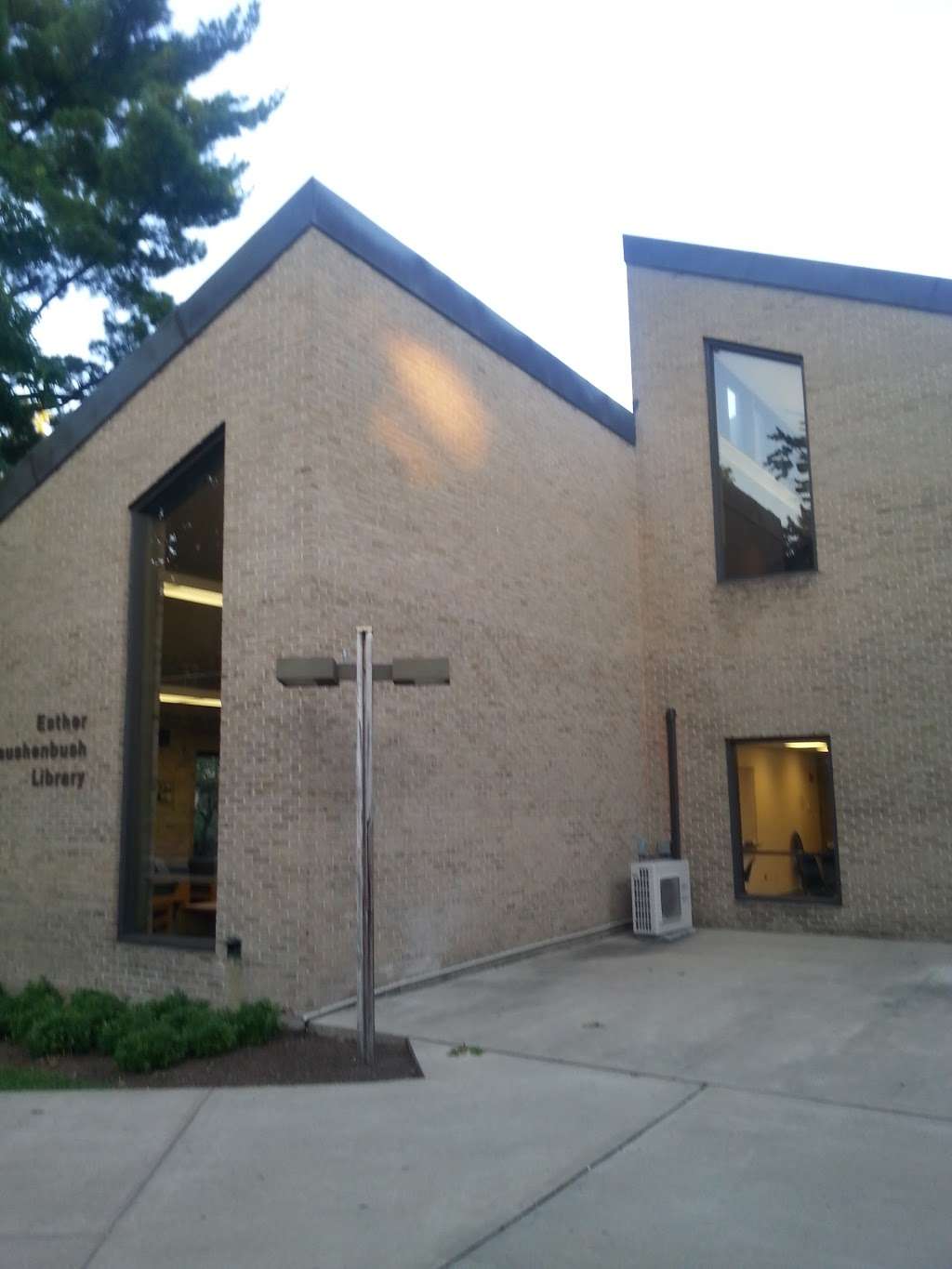 Esther Raushenbush Library | 1 Mead Way, Bronxville, NY 10708, USA | Phone: (914) 395-2474