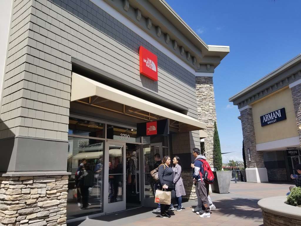 the north face outlet near me