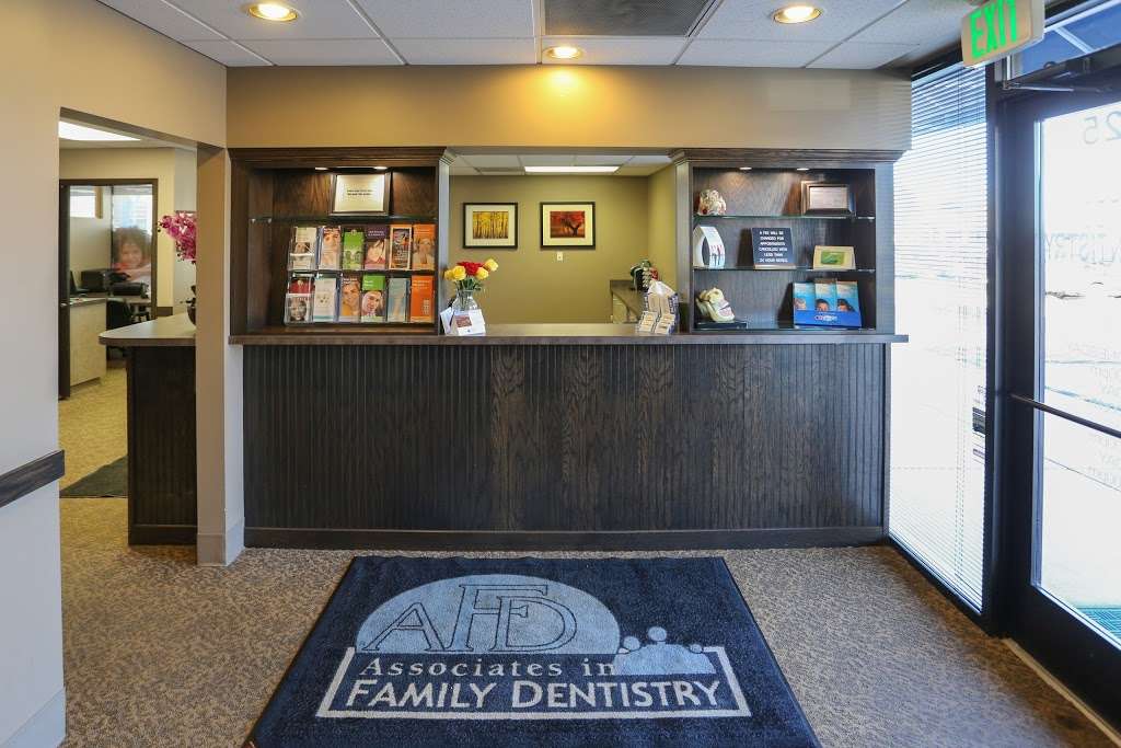 Associates In Family Dentistry | 15425 E Iliff Ave, Aurora, CO 80013 | Phone: (303) 755-5768