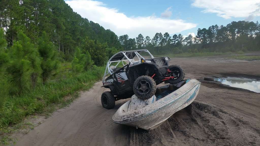 Clear Lake Mudhole | 7 Fisher Loop, Ocklawaha, FL 32179, USA
