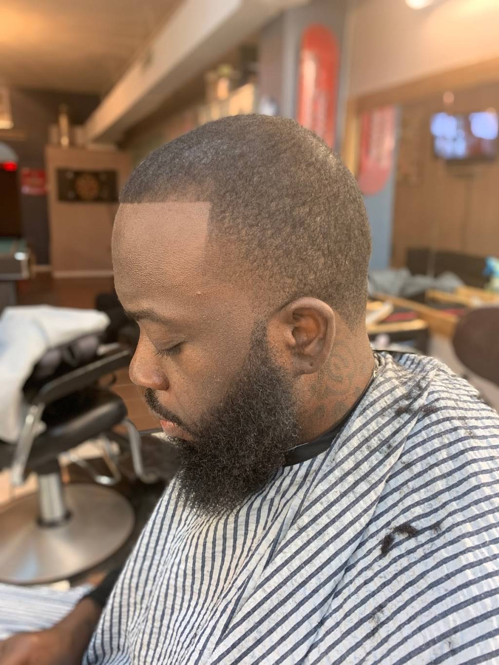 D da Barber | 327 Yale Ave, Baltimore, MD 21229 | Phone: (443) 766-4694