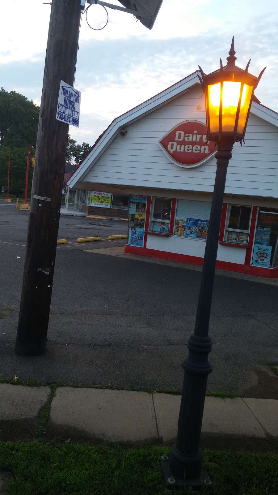 Dairy Queen (Treat) | 735 E Hazelwood Ave, Rahway, NJ 07065 | Phone: (732) 388-4329