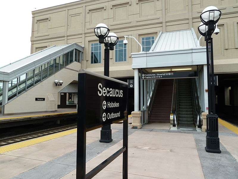 Frank R. Lautenberg Rail Station | Secaucus, NJ, USA