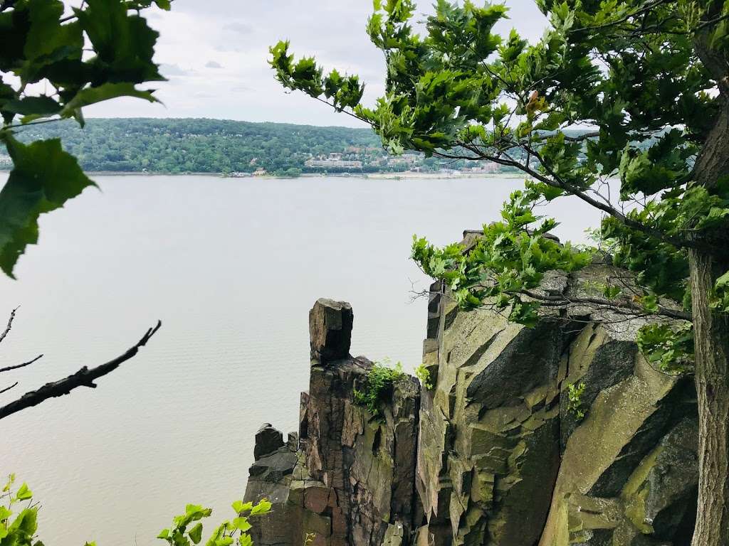 Palisades Interstate Park Trail | 27-0 8th St, Astoria, NY 11102, USA