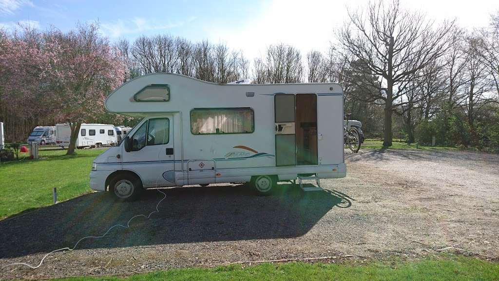 Commons Wood Caravan and Motorhome Club Site | Ascots Ln, Welwyn Garden City AL7 4HJ, UK | Phone: 01707 260786
