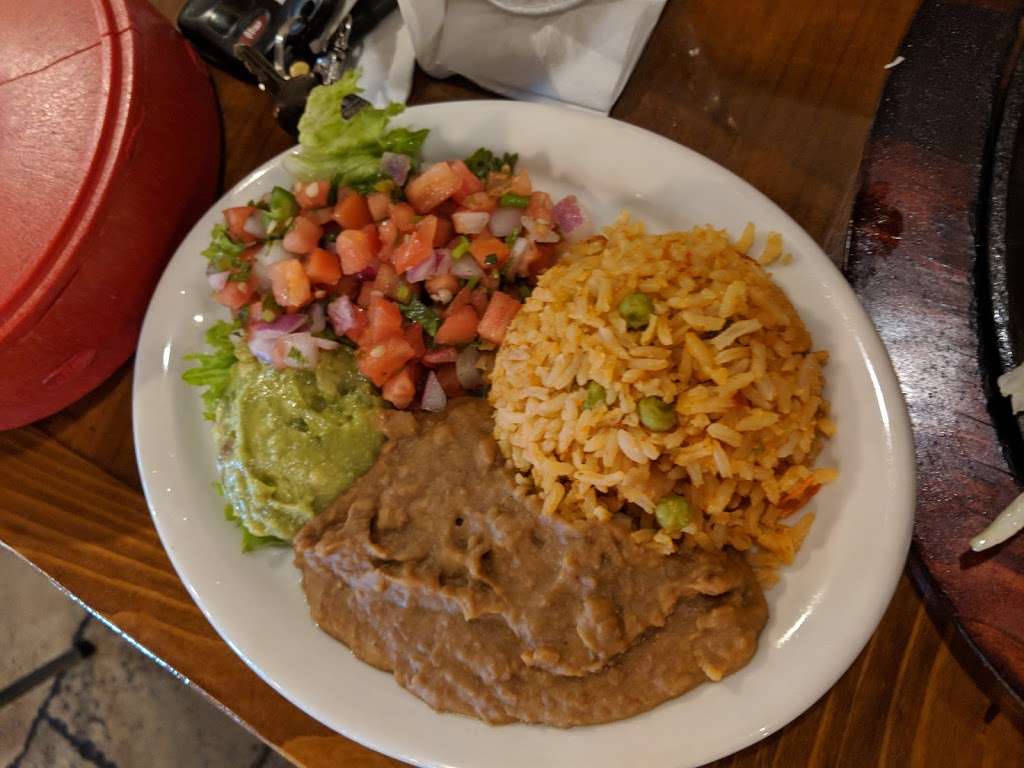 Hacienda Mis Padres Mexican Grill | 5104 W Davis St, Conroe, TX 77304, USA | Phone: (936) 756-1503