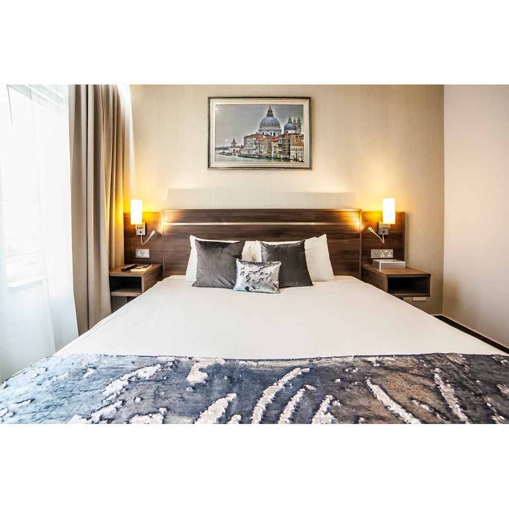 Hampton Suites | Southbank, Thames Ditton KT7 0UD, UK | Phone: 020 3198 9893