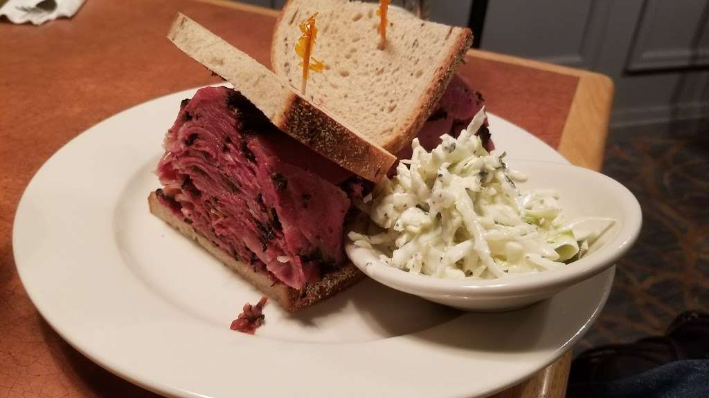 Harolds New York Deli | 10 Polito Ave, Lyndhurst, NJ 07071, USA | Phone: (201) 935-2600