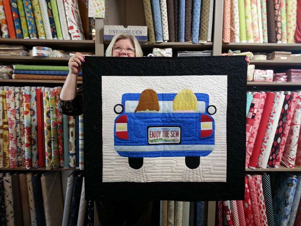 Rocking Chair Quilts | 301 S Meadow St, Grant Park, IL 60940, USA | Phone: (815) 465-2428