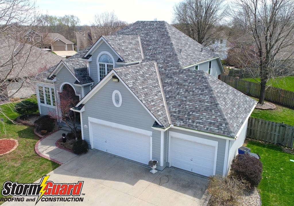 Storm Guard Roofing and Construction | 200 NW McNary Ct, Lees Summit, MO 64086, USA | Phone: (816) 287-0781
