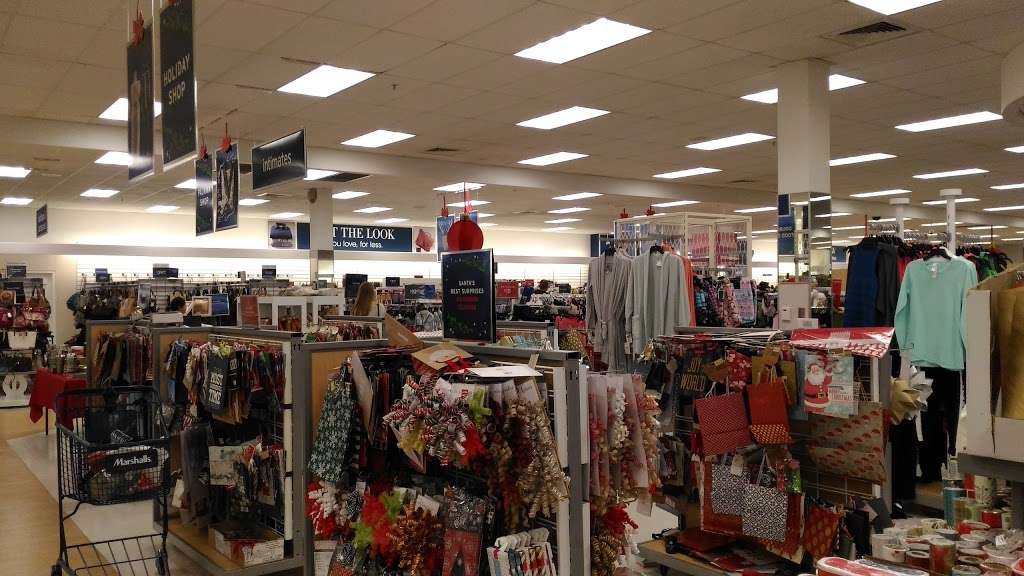 Marshalls | 1701 N Victory Pl, Burbank, CA 91504, USA | Phone: (818) 729-9007