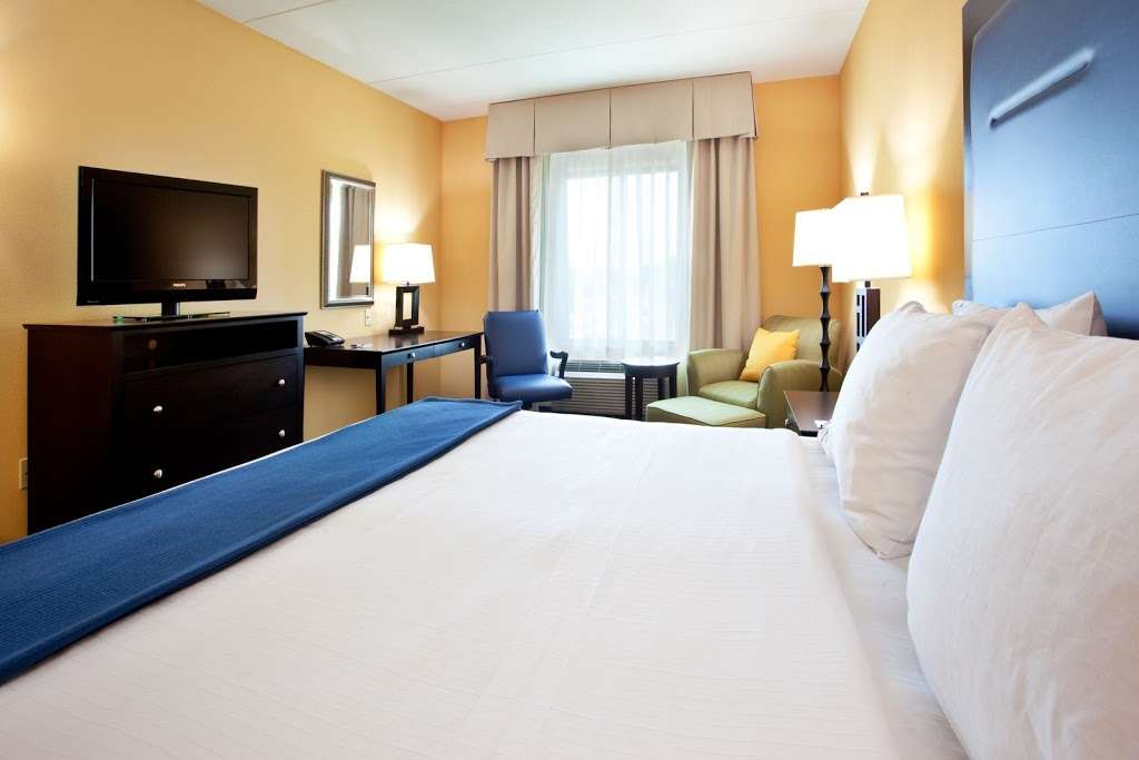 Holiday Inn Express & Suites Wilmington-Newark | 1201 Christiana Rd, Newark, DE 19713, USA | Phone: (302) 737-2700