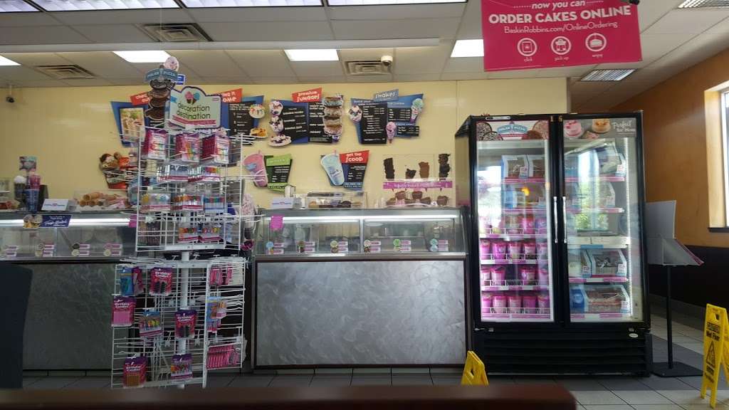 Dunkin Donuts - cafe  | Photo 5 of 10 | Address: 649 N Independence Blvd, Romeoville, IL 60446, USA | Phone: (815) 293-2894