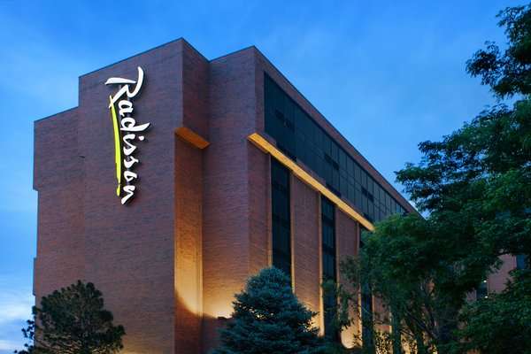 Radisson Hotel Denver - Aurora | 3155 S Vaughn Way, Aurora, CO 80014, USA | Phone: (720) 857-9000