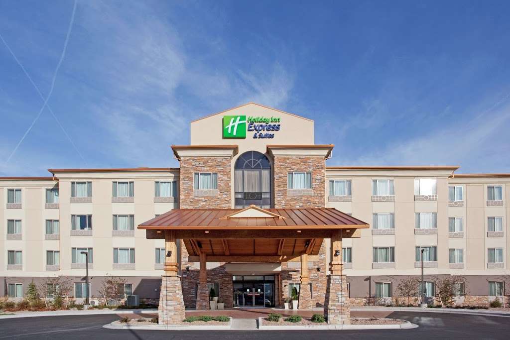 Holiday Inn Express & Suites Denver Airport | 6910 Tower Rd, Denver, CO 80249, USA | Phone: (303) 373-4100