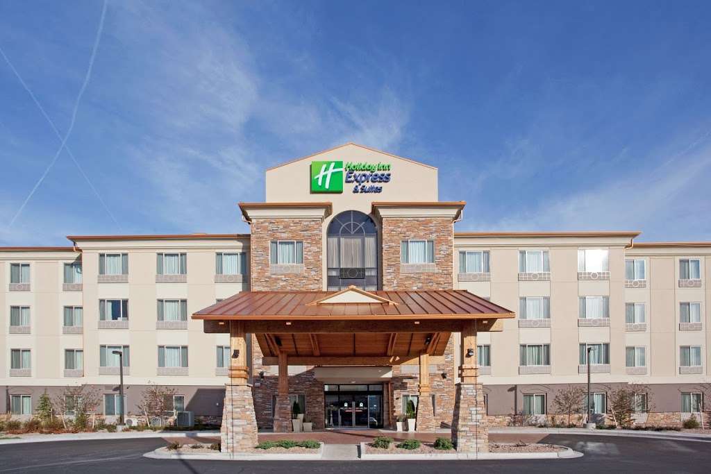 Holiday Inn Express & Suites Denver Airport | 6910 Tower Rd, Denver, CO 80249 | Phone: (303) 373-4100