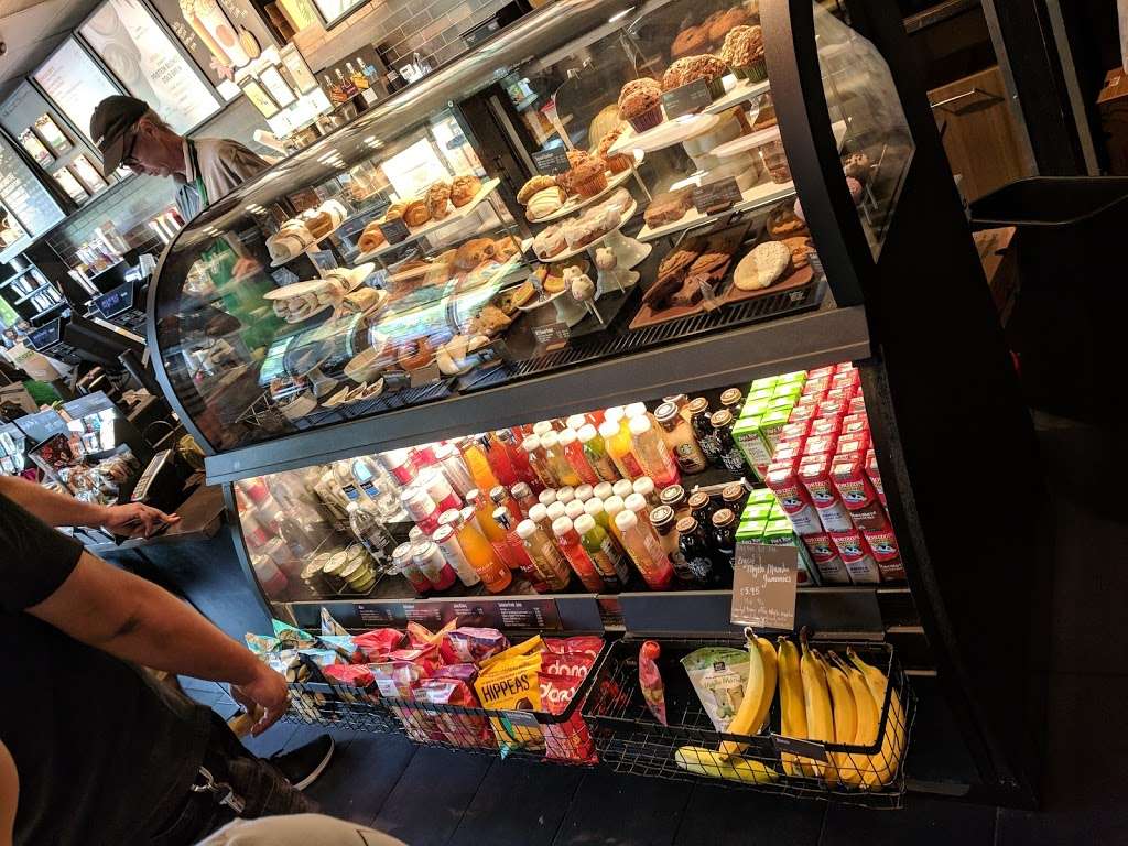 Starbucks | 2543 N California Ave, Chicago, IL 60647 | Phone: (773) 772-9357