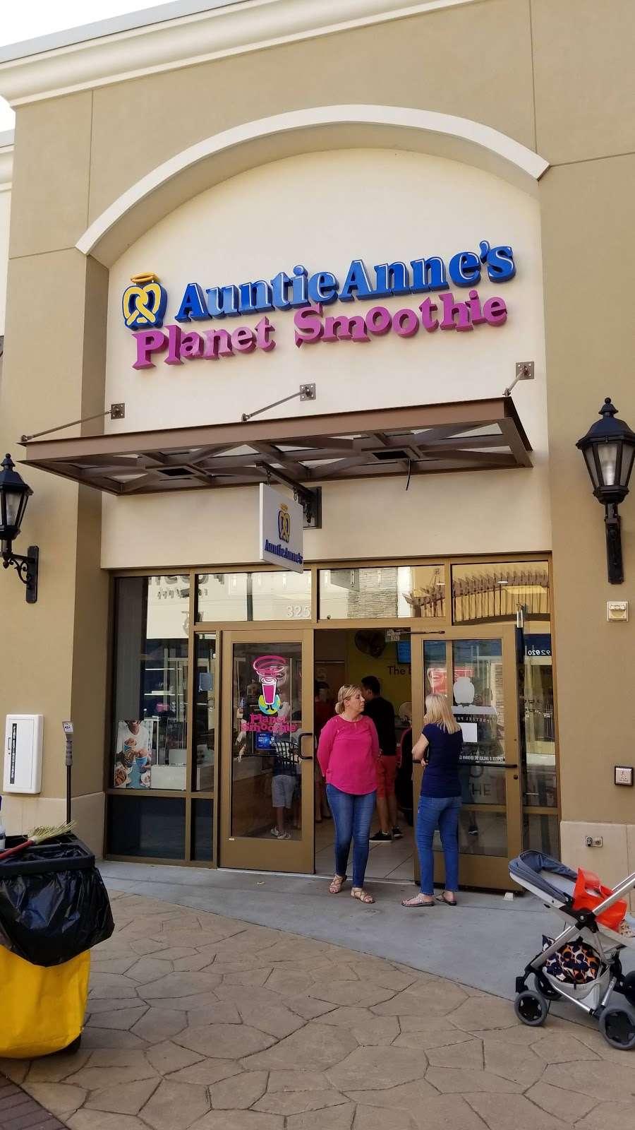 Auntie Annes | 5506 New Fashion Way #325, Charlotte, NC 28278, USA | Phone: (704) 504-9002
