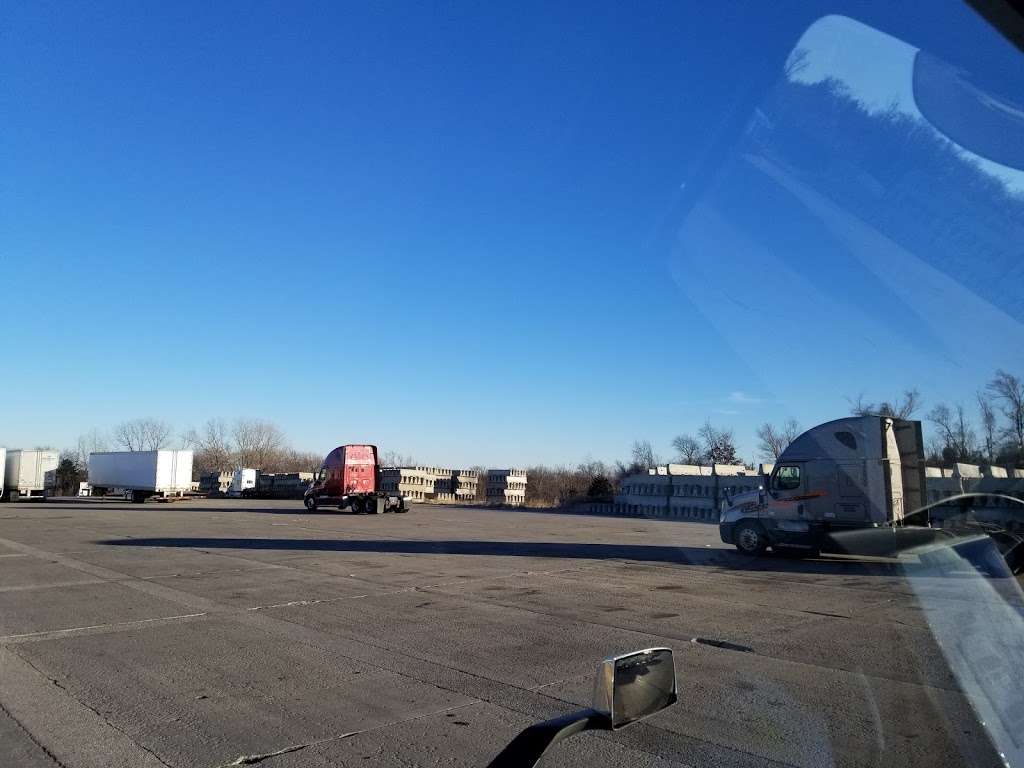 Truck Staging Area | Kansas City, KS 66112, USA