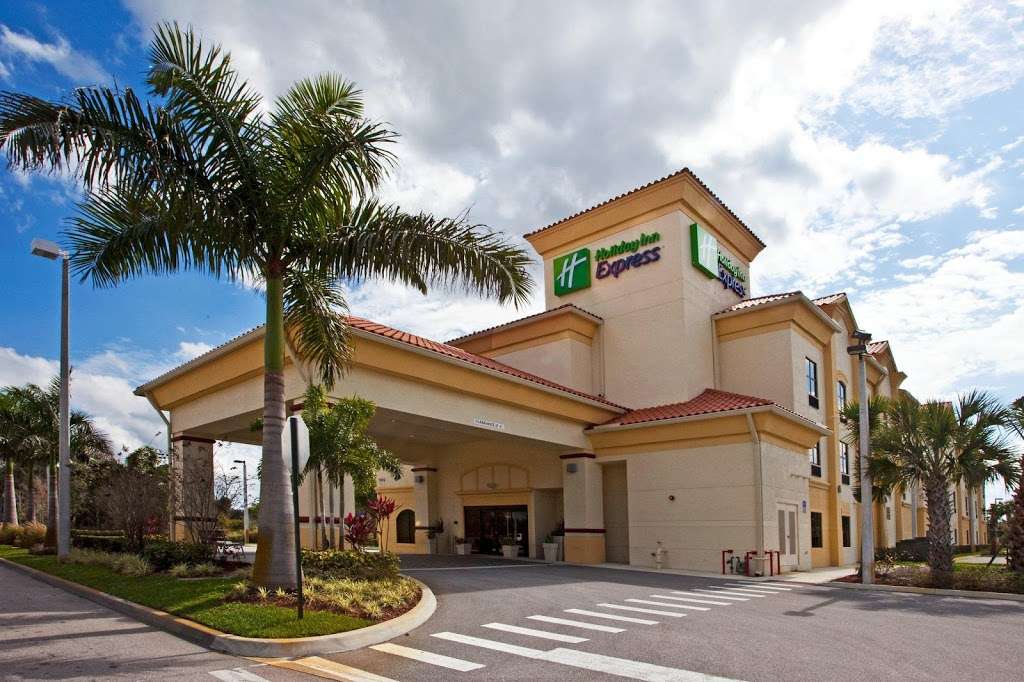 Holiday Inn Express Stuart | 7900 SW Lost River Rd, Stuart, FL 34997, USA | Phone: (772) 287-2522