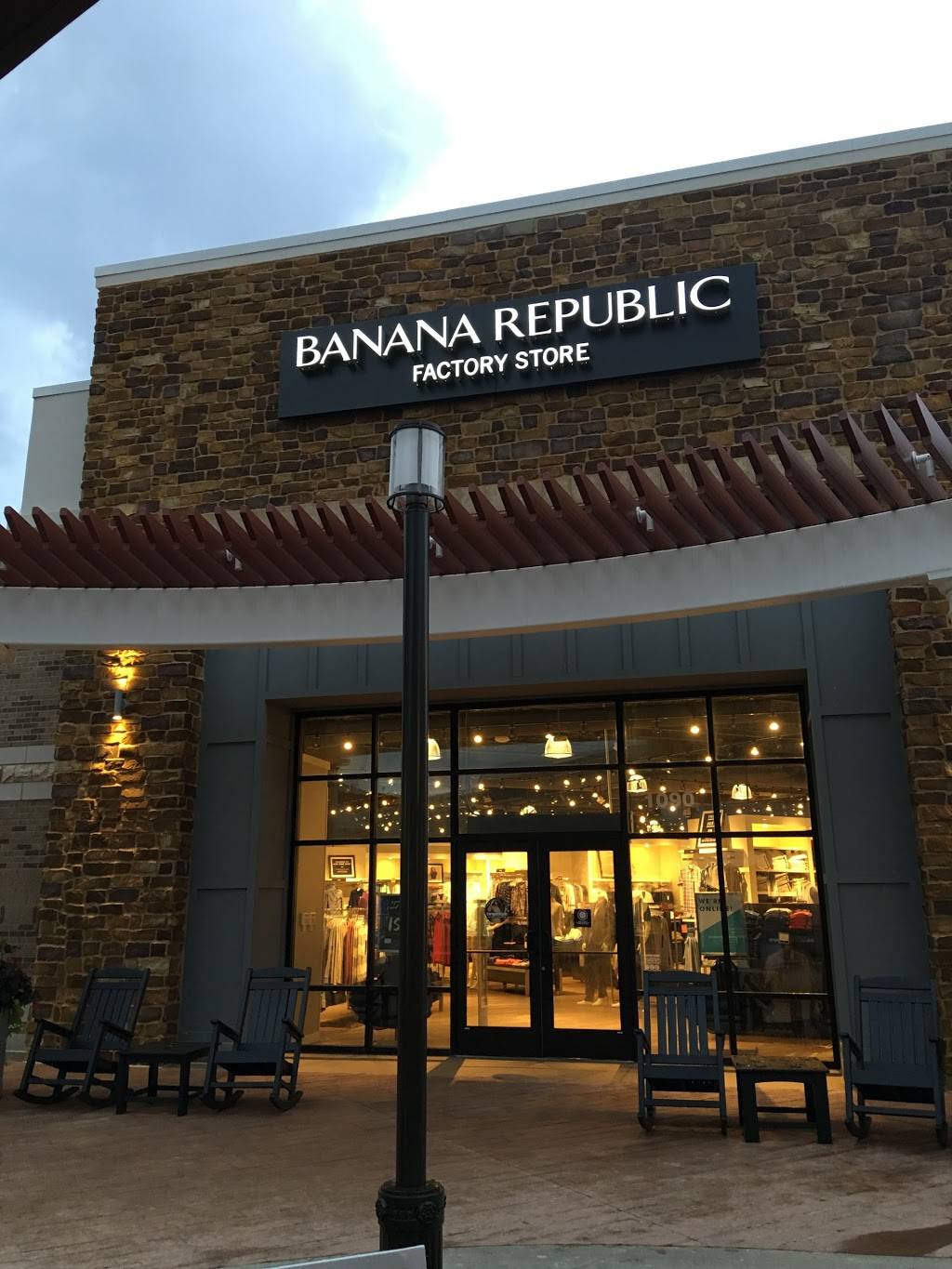 Banana Republic Factory Store | 5205 Airways Blvd SUITE #1090, Southaven, MS 38671, USA | Phone: (662) 349-8644