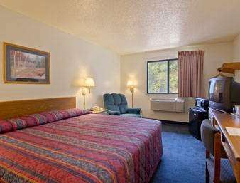 Super 8 by Wyndham Thurmont | 300 Tippin Dr, Thurmont, MD 21788, USA | Phone: (301) 271-7888