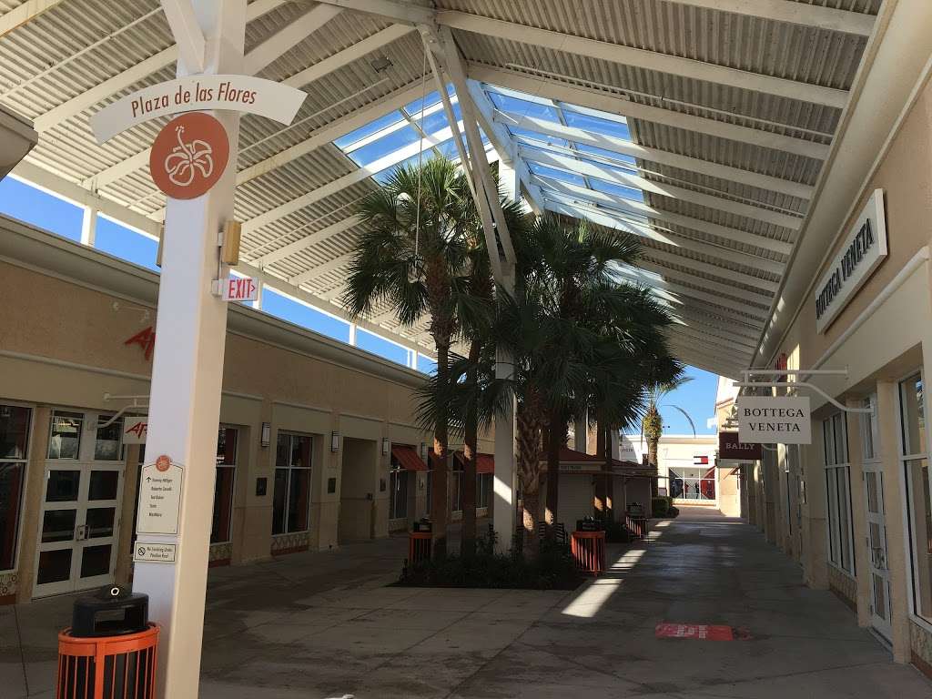 Premium Outlets Orlando | 2310 Cedar Garden Dr, Orlando, FL 32824, USA