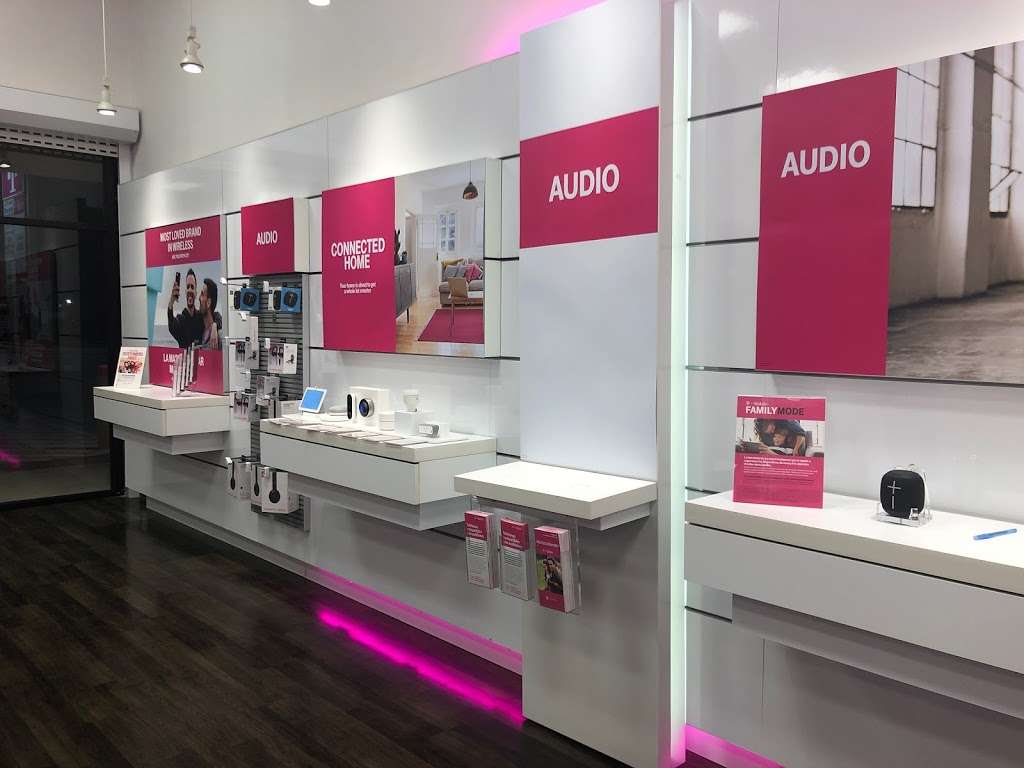 T-Mobile | 11939 Eastex Fwy, Houston, TX 77039 | Phone: (281) 227-2600